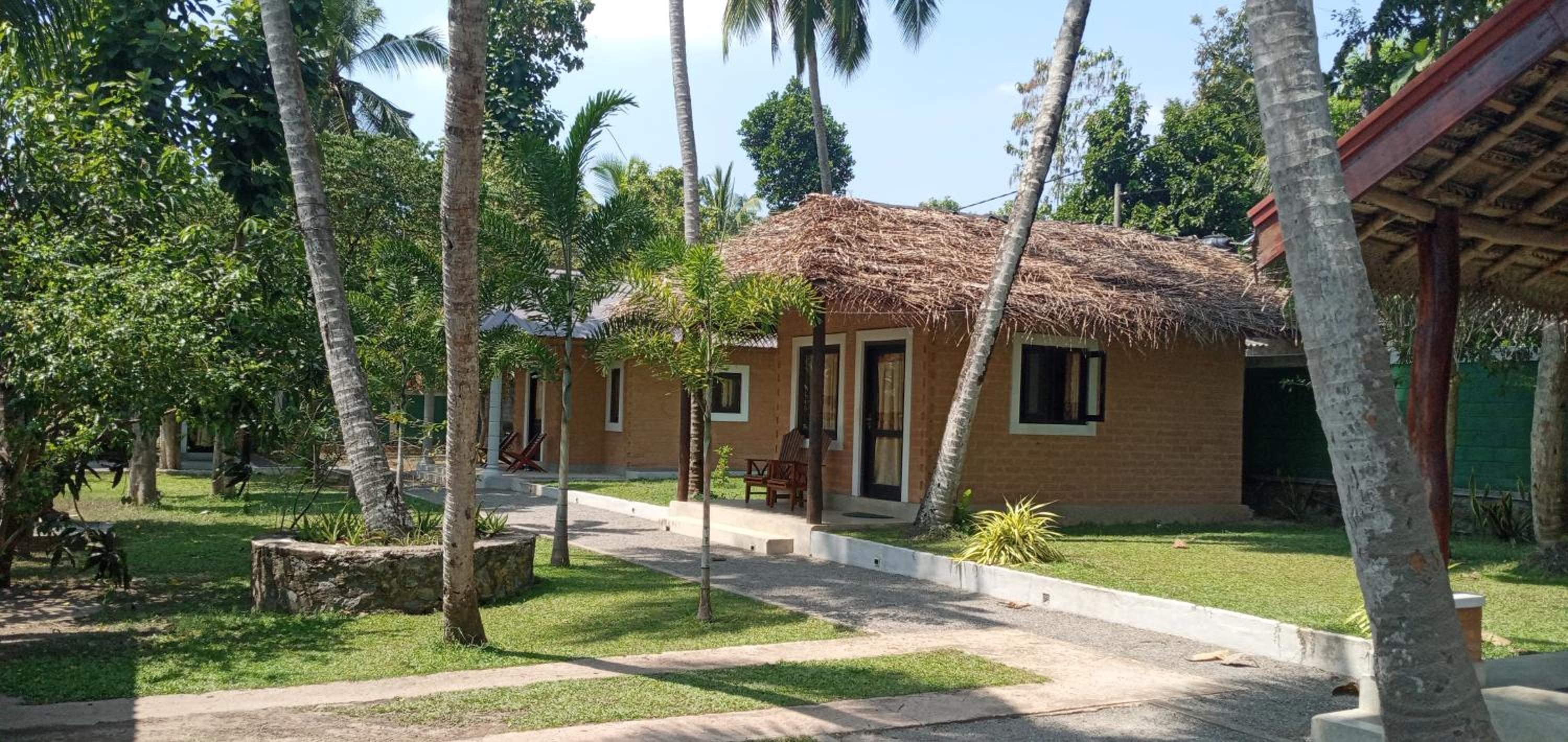 airport eco cottage view 2