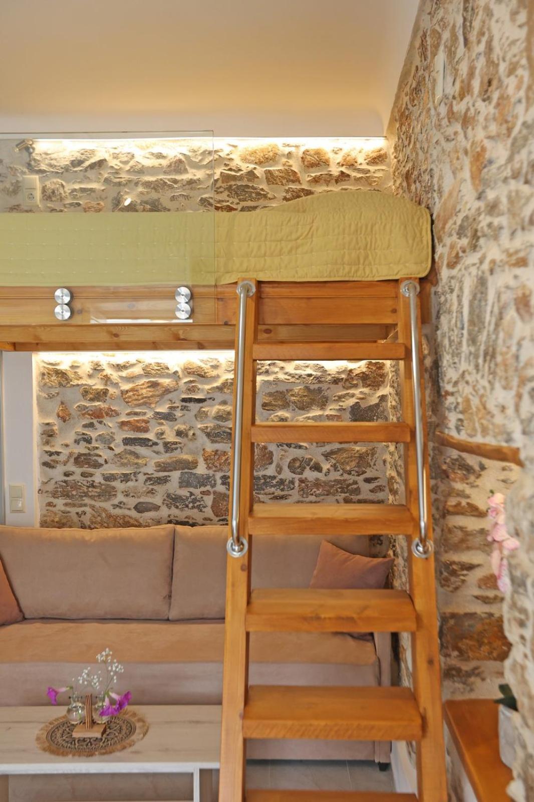 Katianna Stone Petite Suite view 5