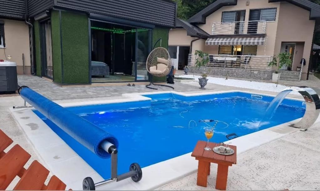 Villa Tasnim