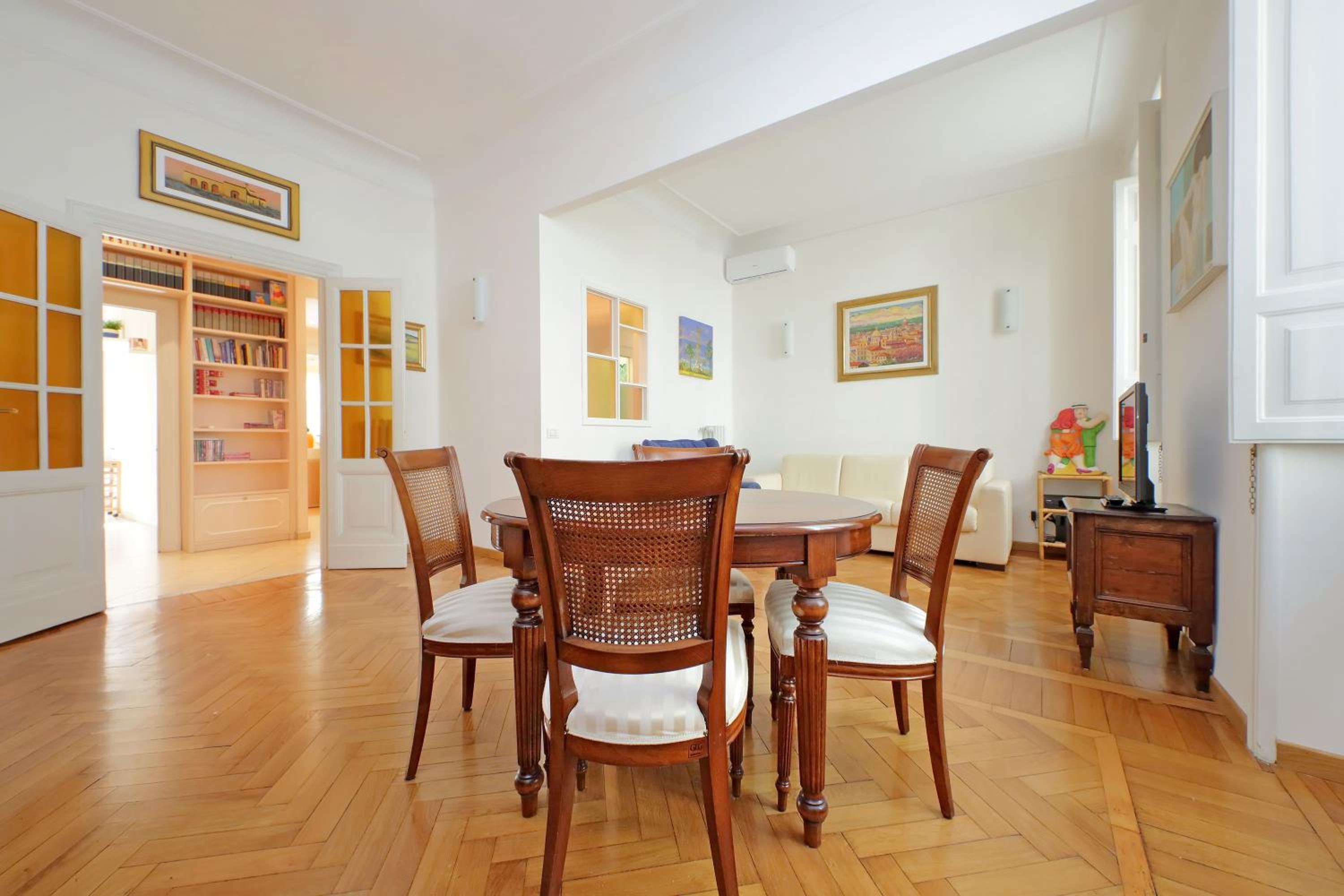 At the Vatican Ottaviano 2 bedrooms 2 baths