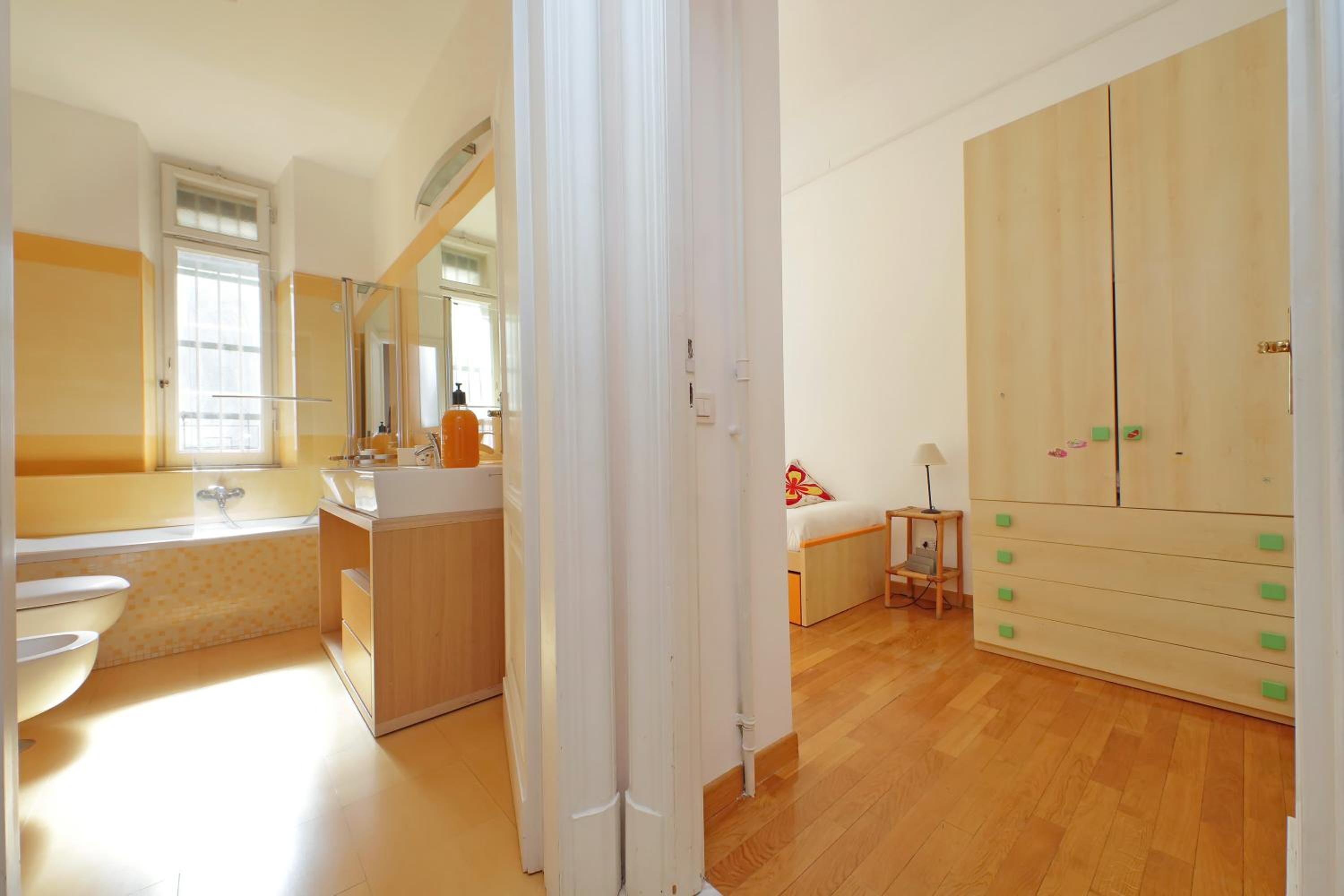 At the Vatican Ottaviano 2 bedrooms 2 baths