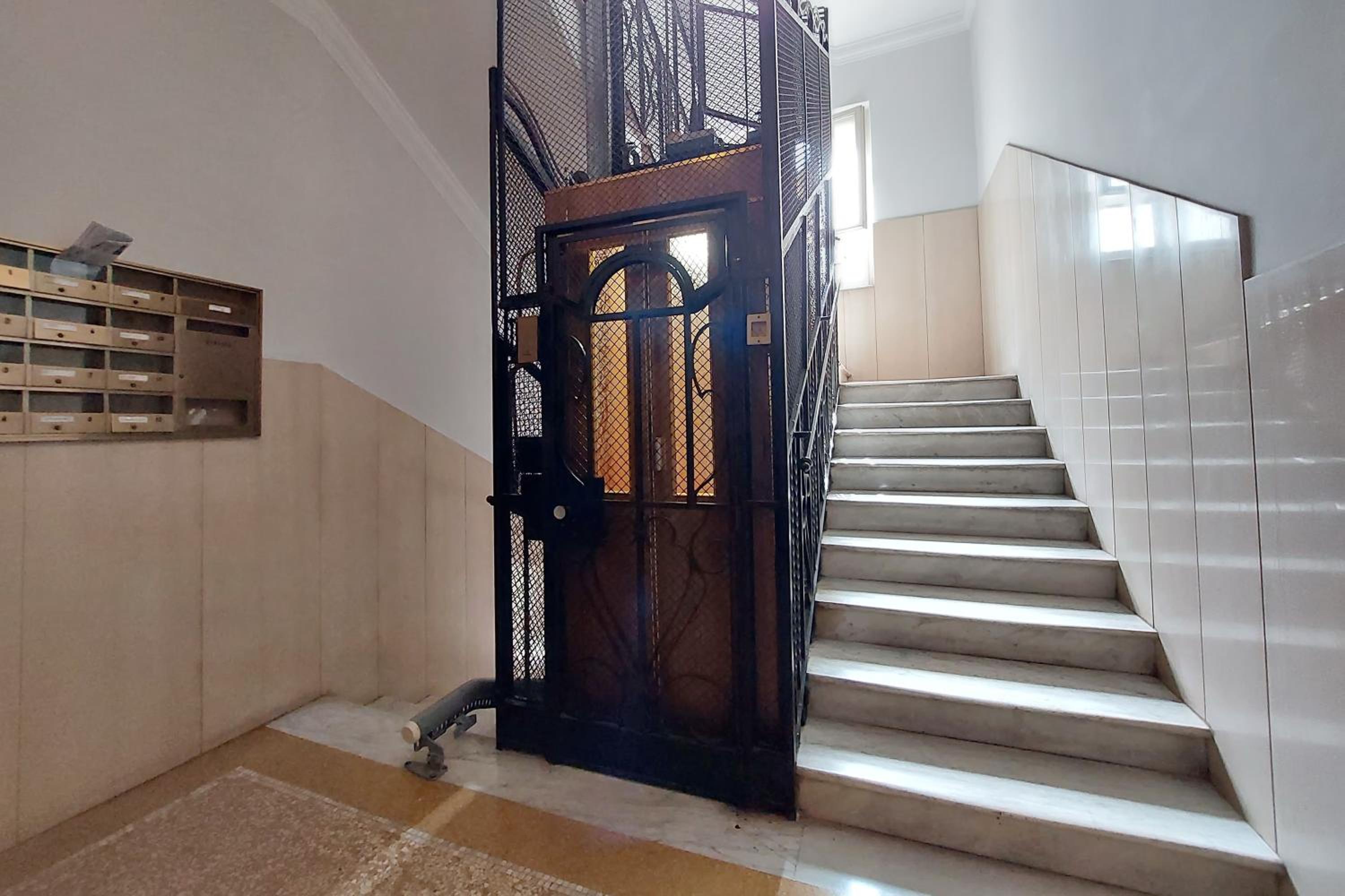 At the Vatican Ottaviano 2 bedrooms 2 baths