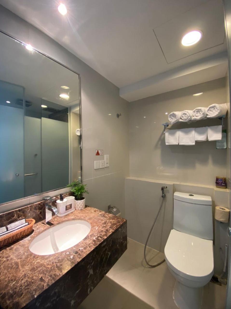 BV2 HotelSuite homestay 2 bedrooms KK City Centre Near Imago photo 8