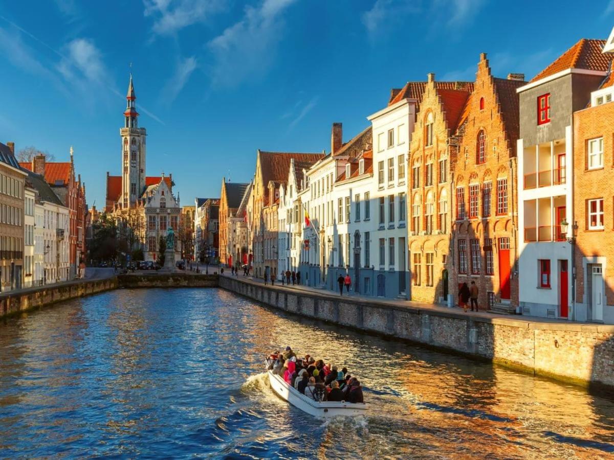 Bruges Vacations - Die Scone BB - Guestroom - Centre of Bruges in calm area - Property Image 5
