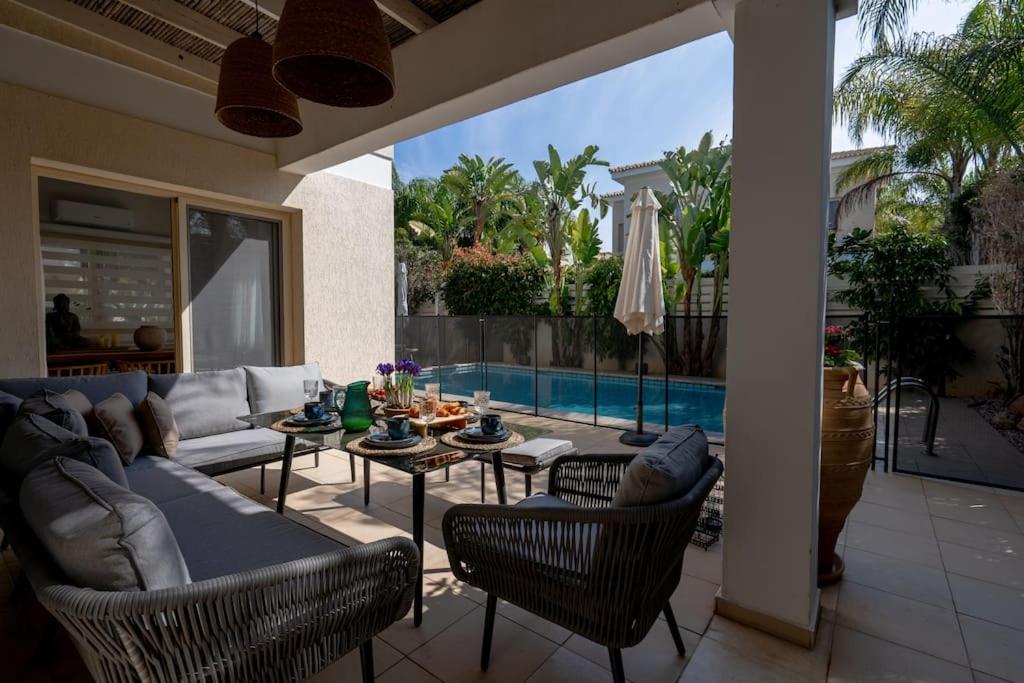 Stylish & Picturesque Oasis Anthorina 2