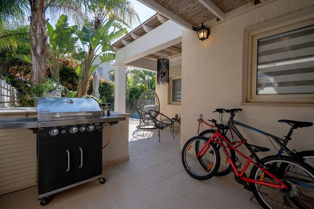 Stylish & Picturesque Oasis Anthorina 2