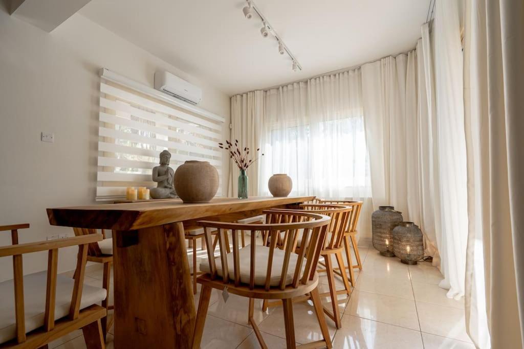 Stylish & Picturesque Oasis Anthorina 2