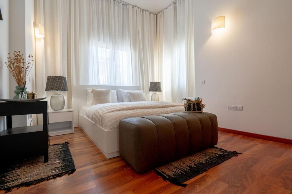 Stylish & Picturesque Oasis Anthorina 2