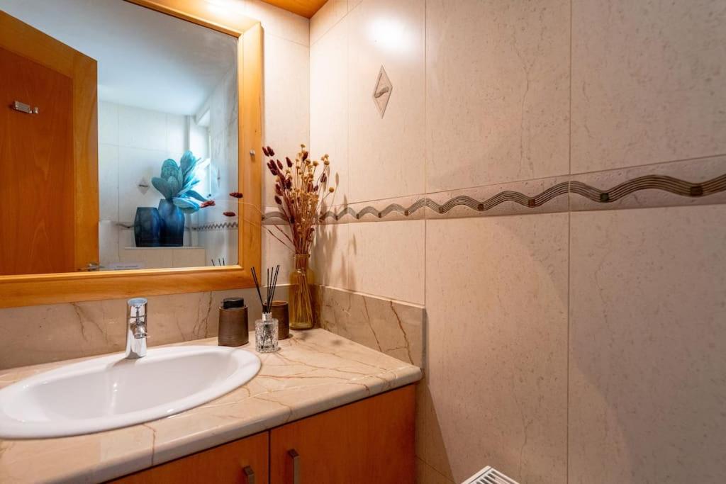 Stylish & Picturesque Oasis Anthorina 2