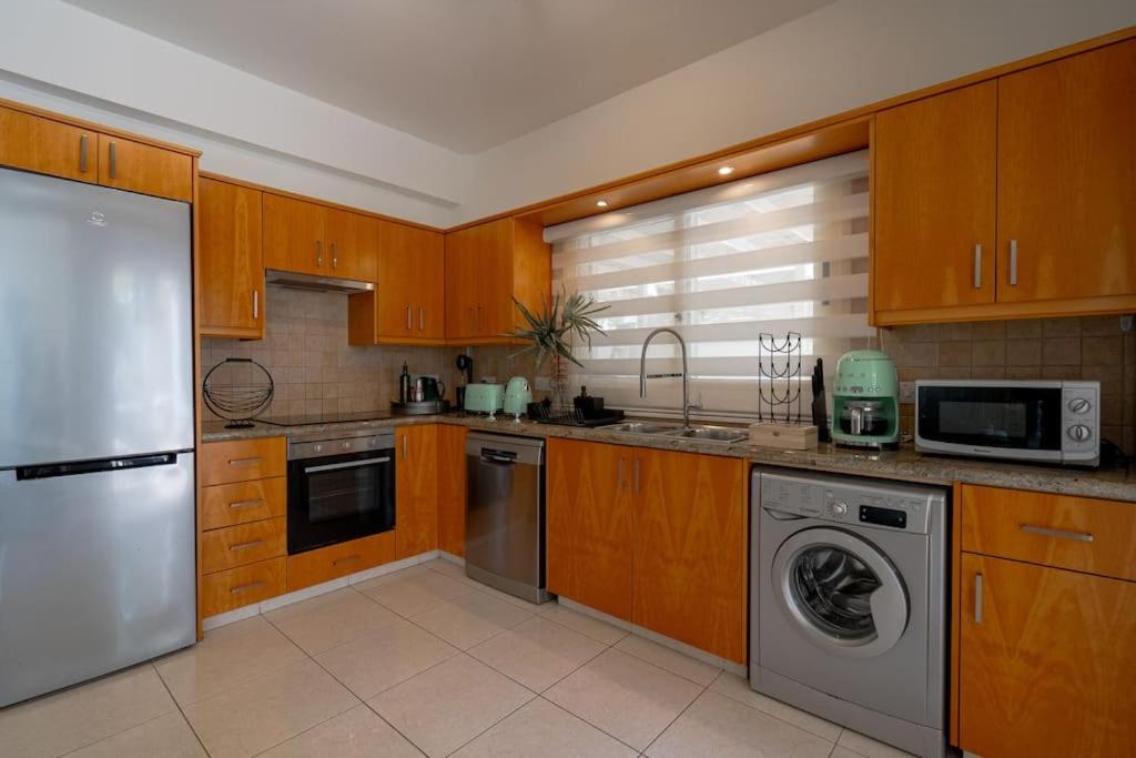 Stylish & Picturesque Oasis Anthorina 2