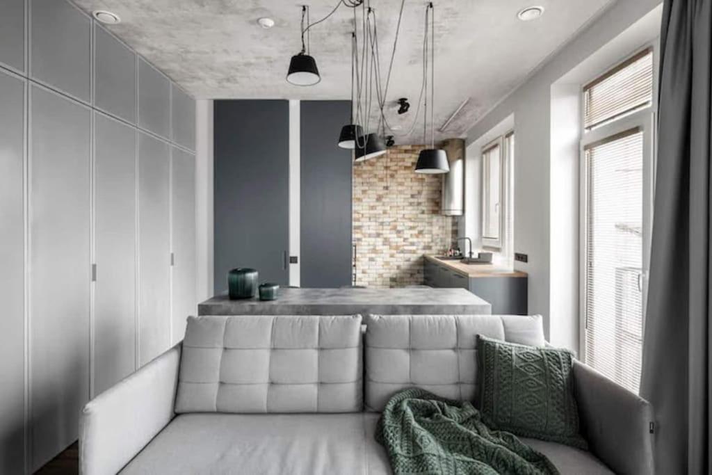 Boutique Studio with Free Parking & AC view 2
