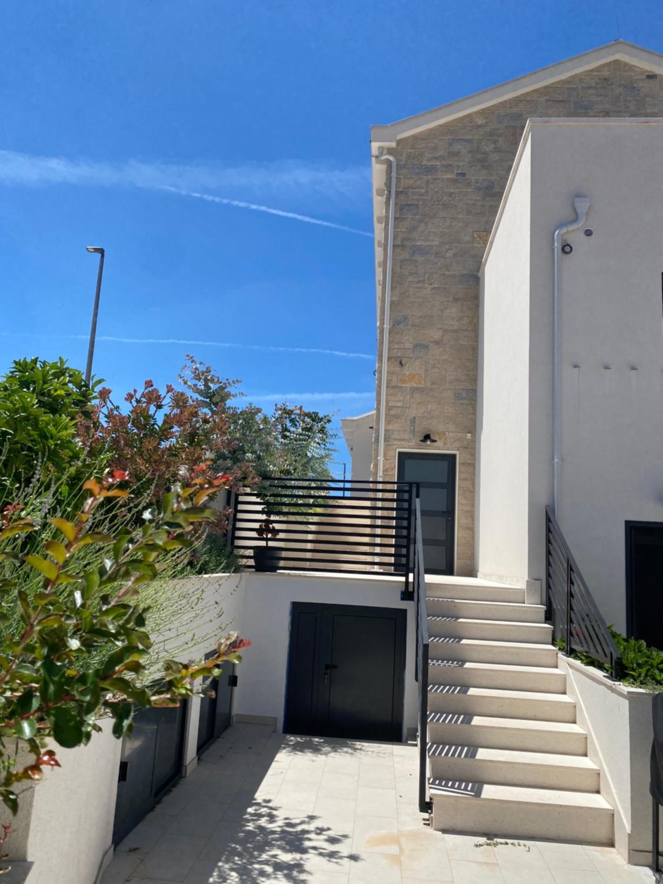Villa Mint