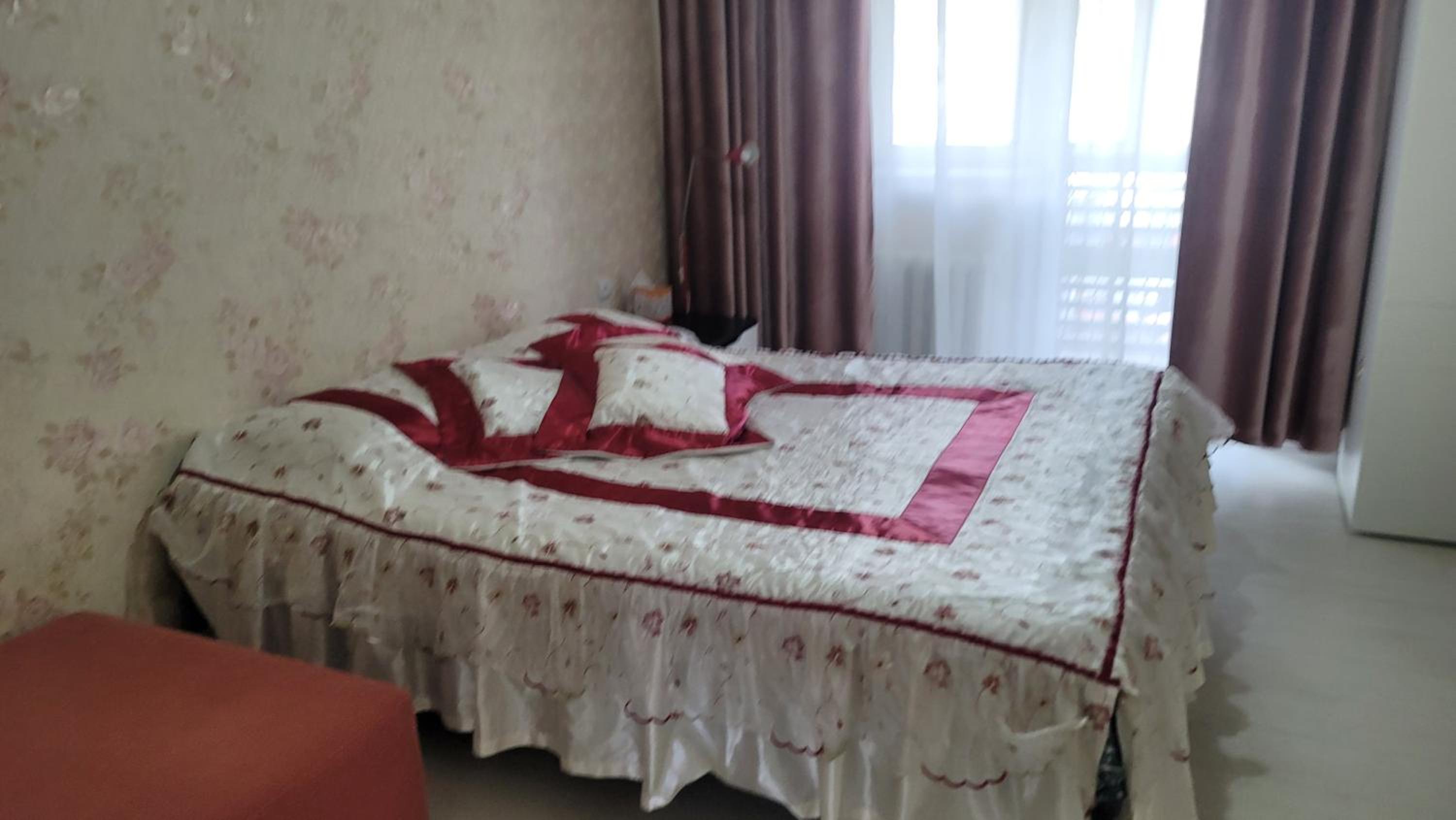 A nicely furnished, cozy apartment next to the State Department Store view 3