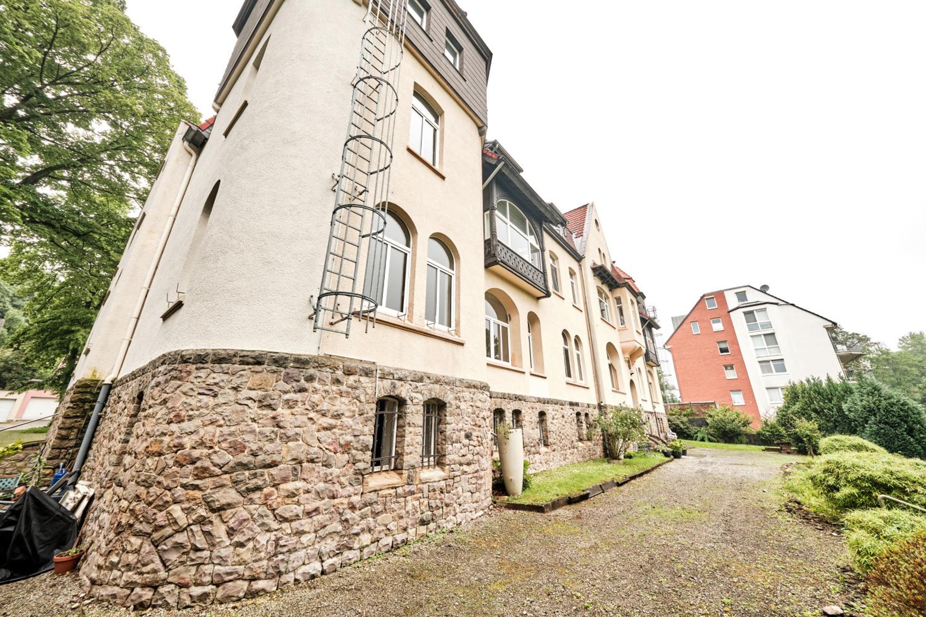 Exklusives Altbauapartment - zentral und ruhig
