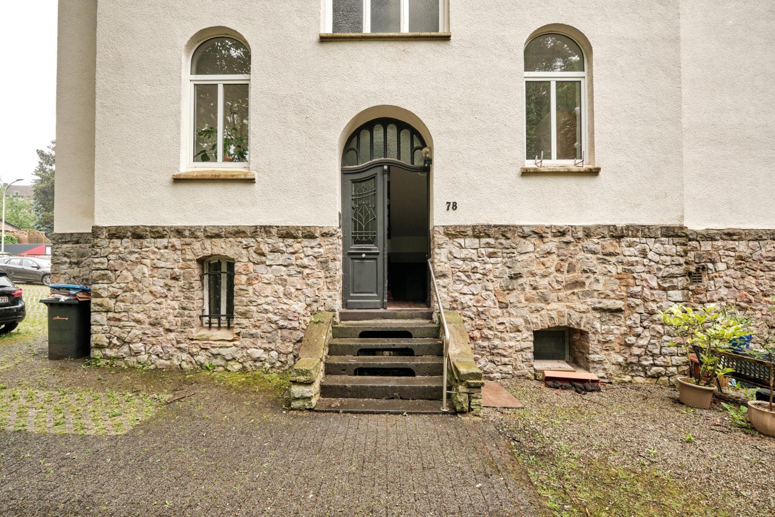 Exklusives Altbauapartment - zentral und ruhig