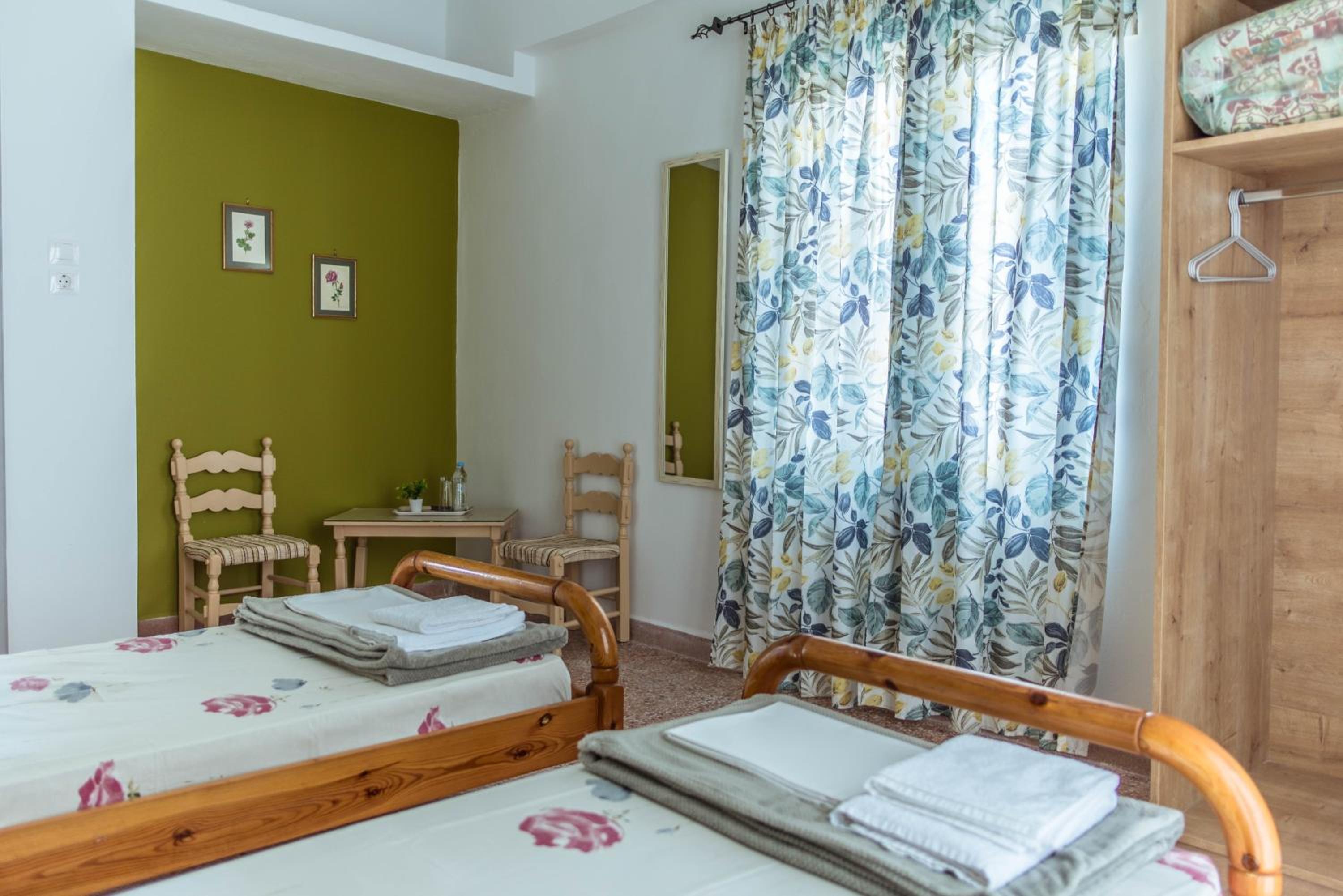 ZIROS Guesthouse