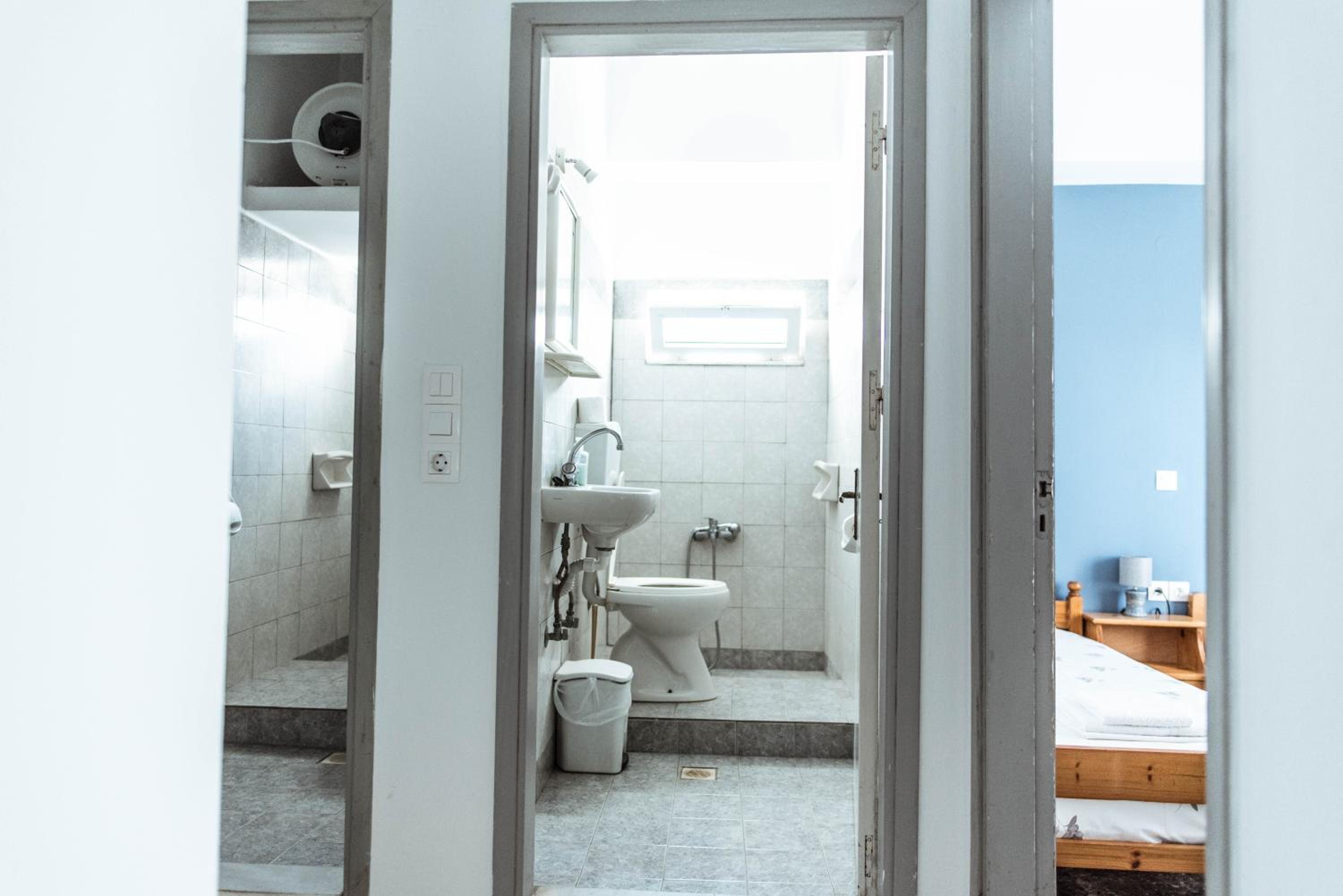 ZIROS Guesthouse