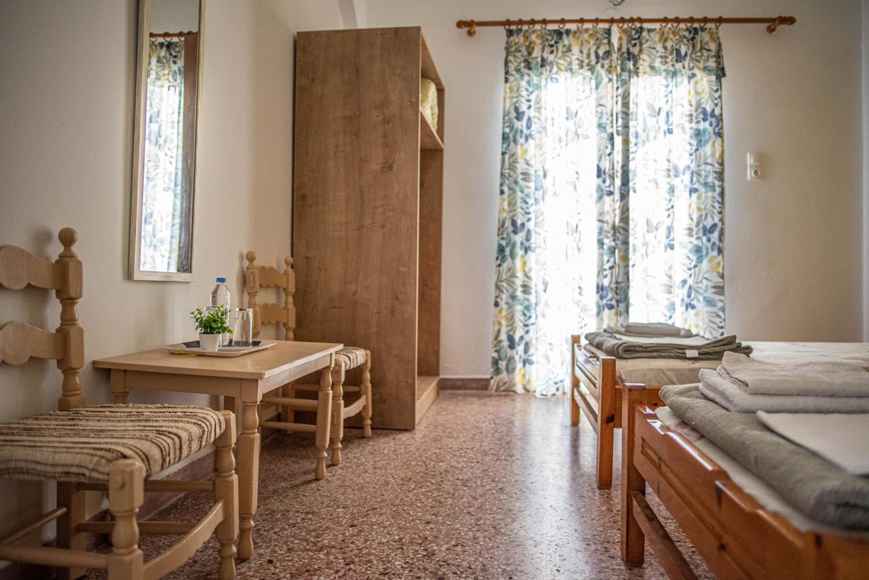 ZIROS Guesthouse