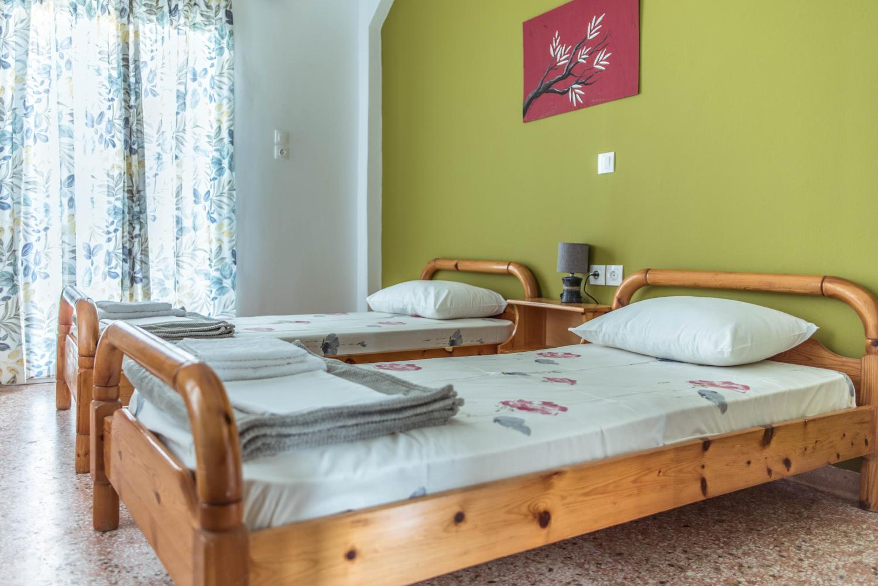 ZIROS Guesthouse