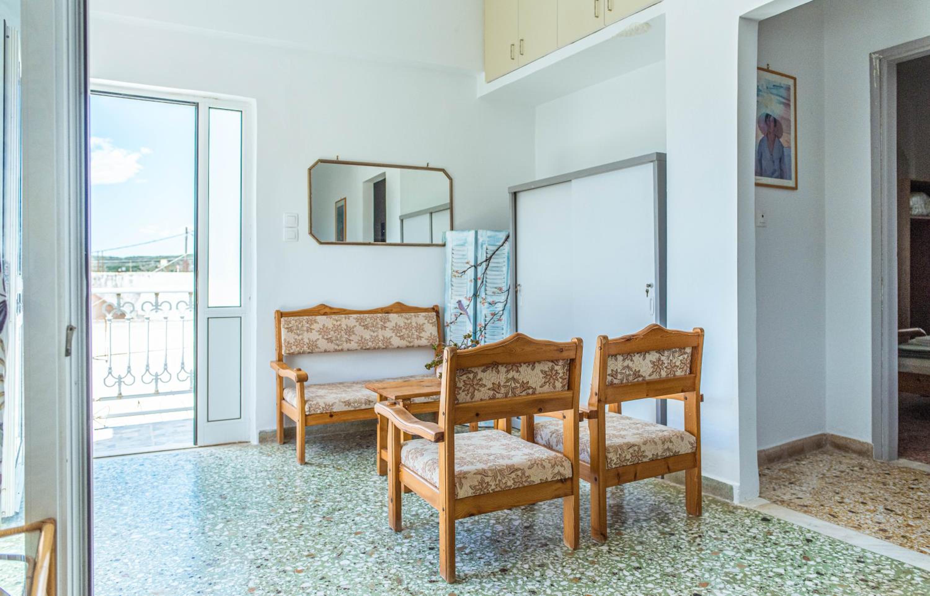 ZIROS Guesthouse