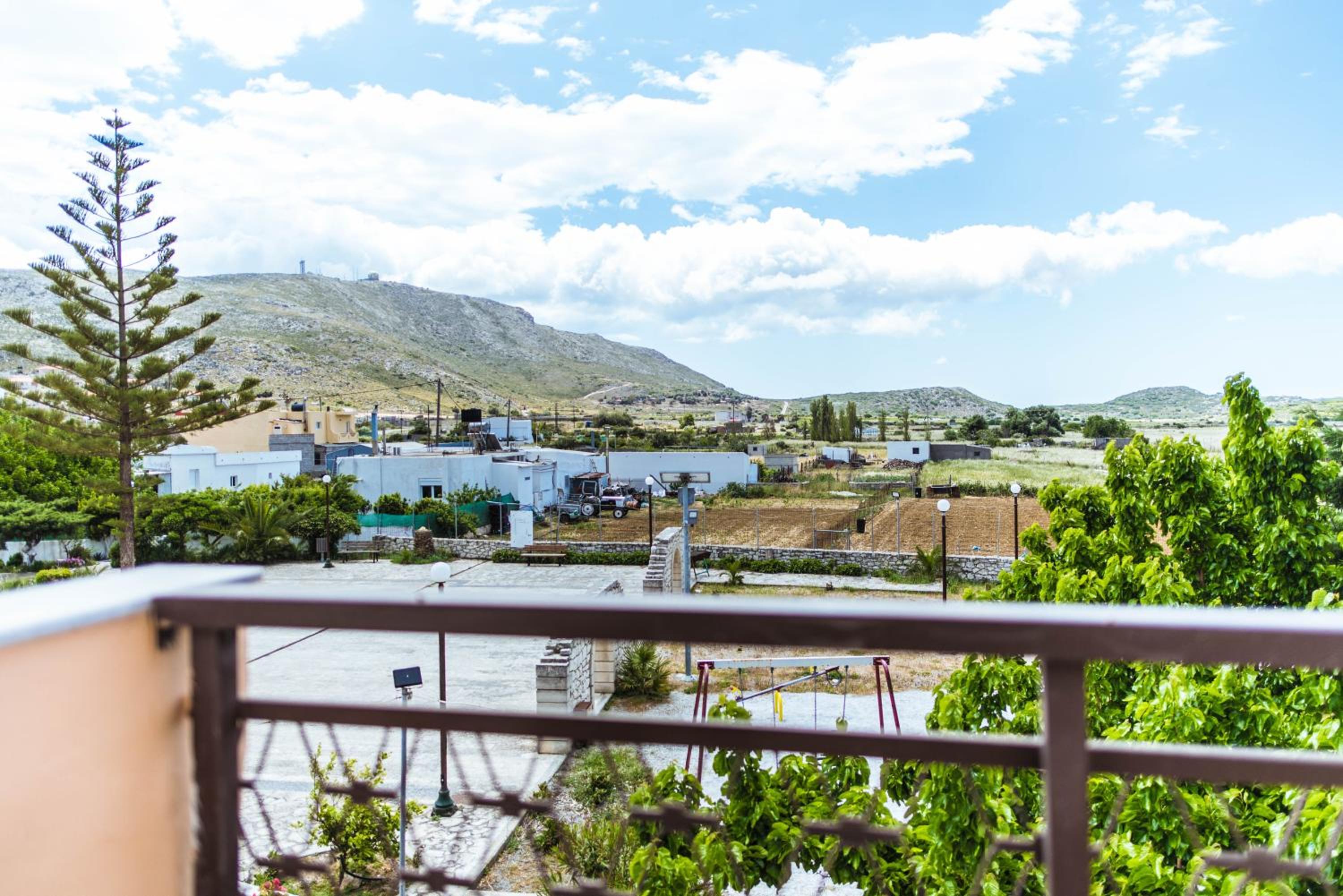 ZIROS Guesthouse