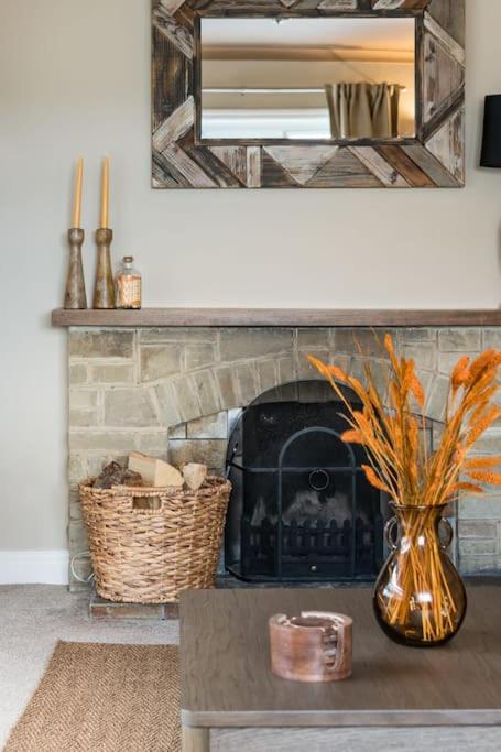 Central Malham Wellbeing Escape, 5-bed house with yoga studio view 4