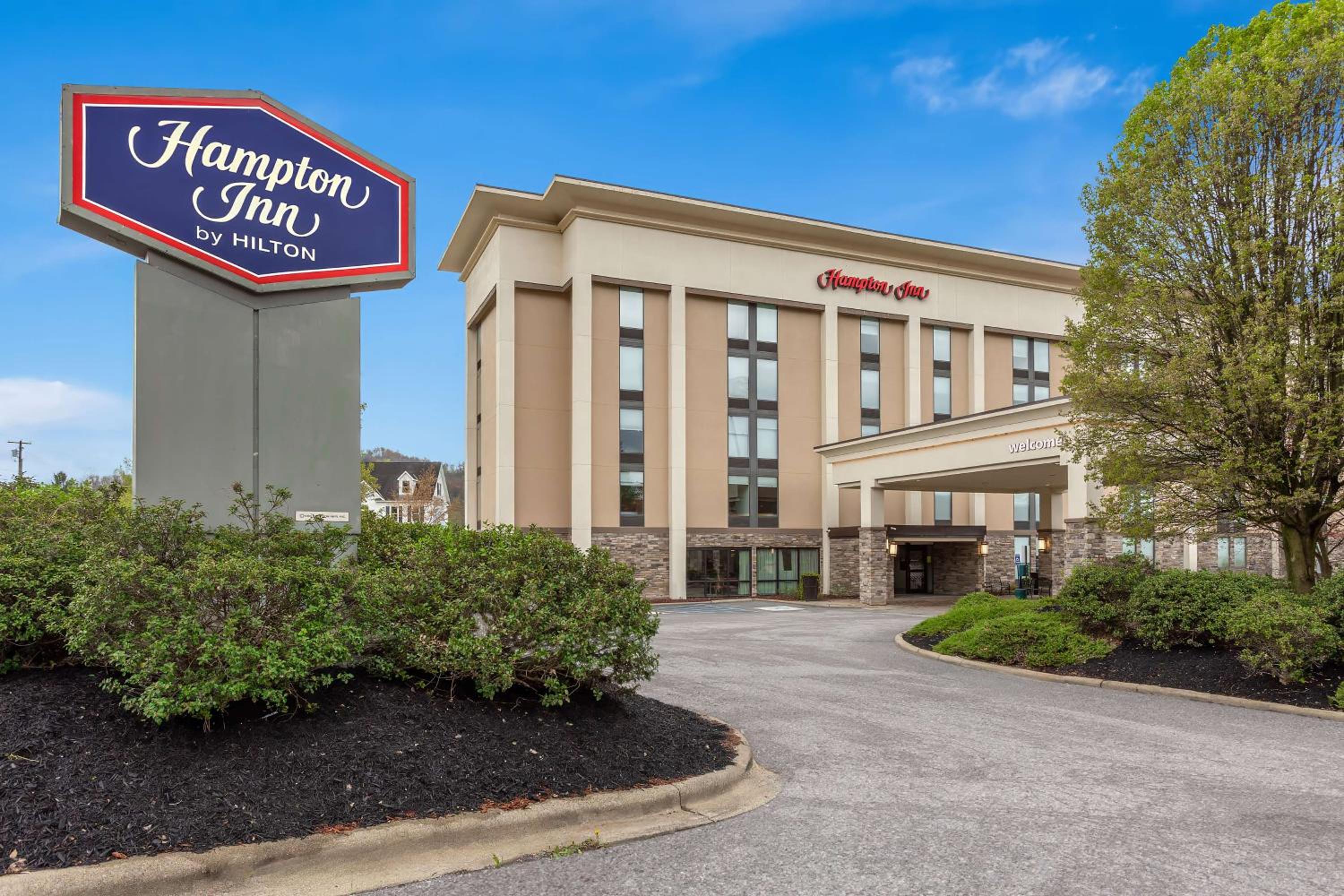 Hotel Hampton Inn Bridgeport/Clarksburg - Image 1
