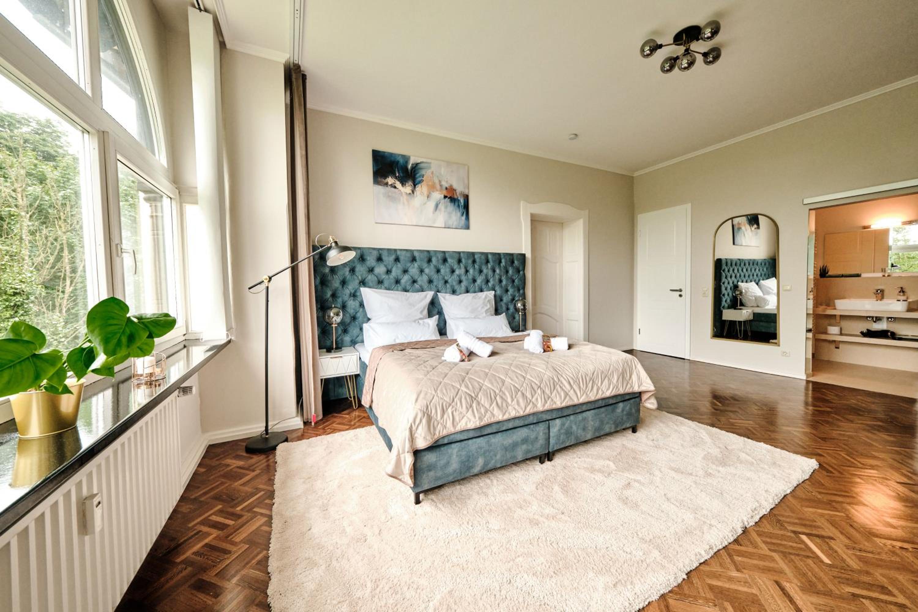 Exklusives Altbauapartment - zentral und ruhig