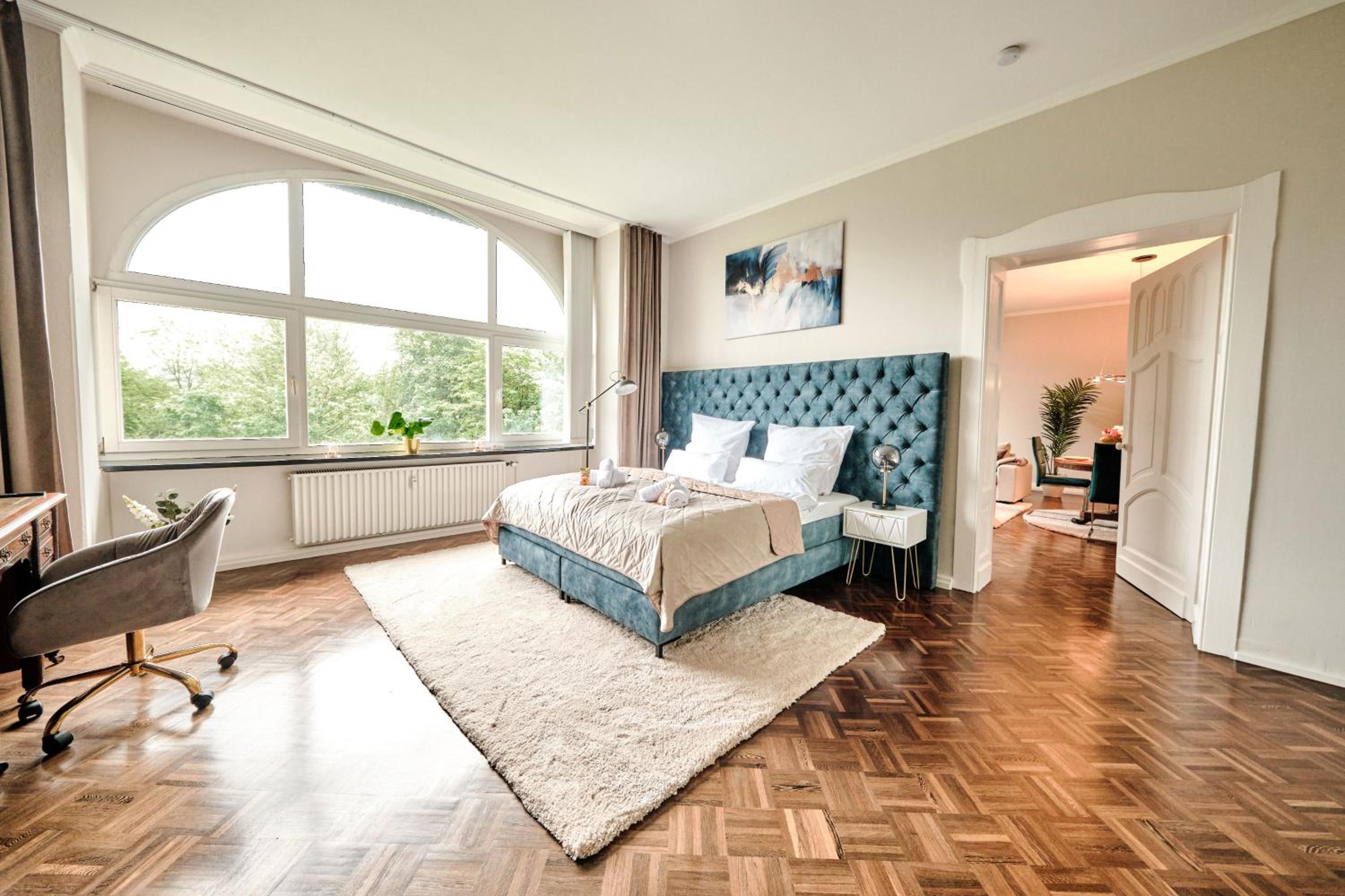 Exklusives Altbauapartment - zentral und ruhig