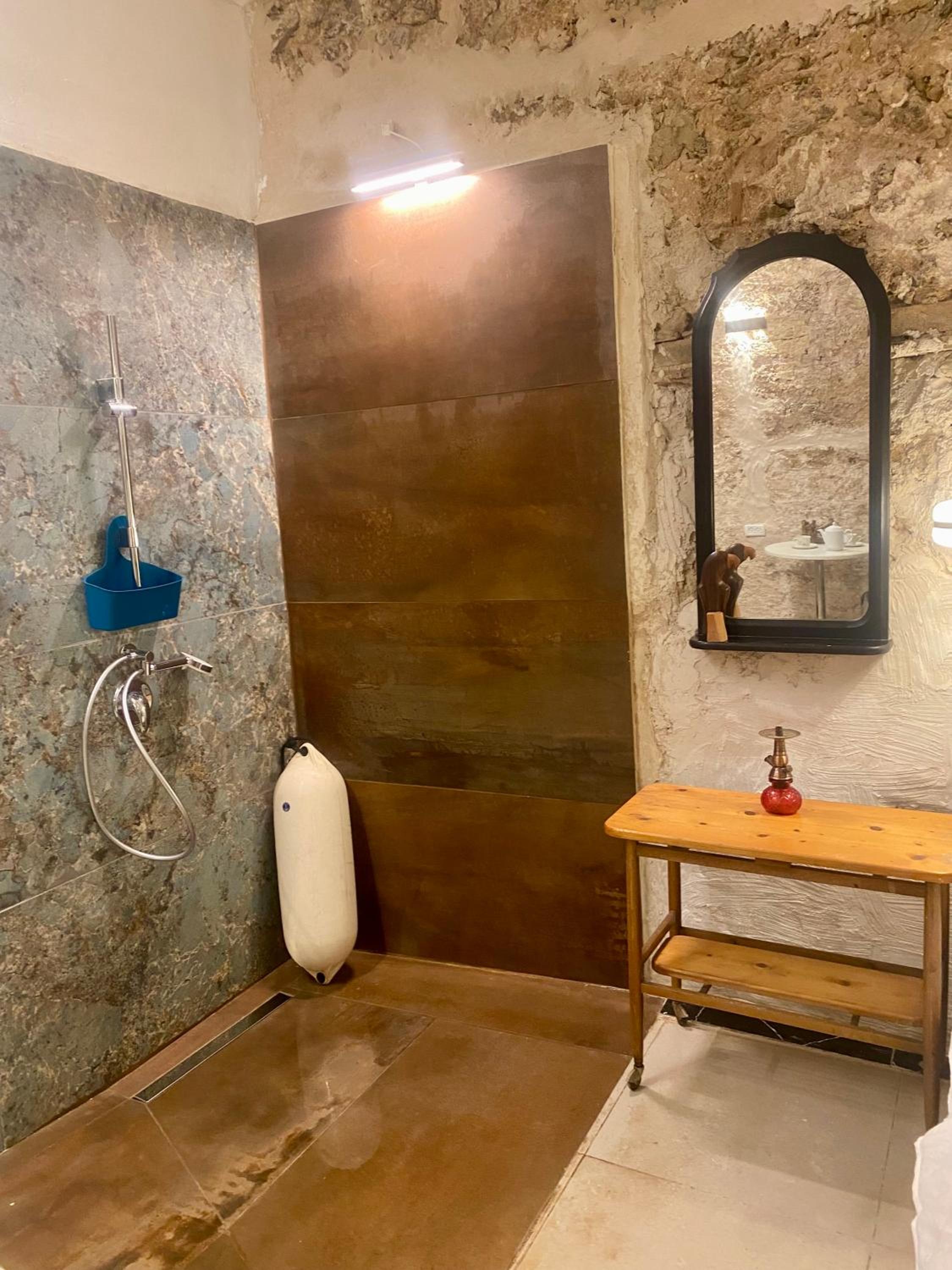 Urban street loft in Old Jaffa view 5