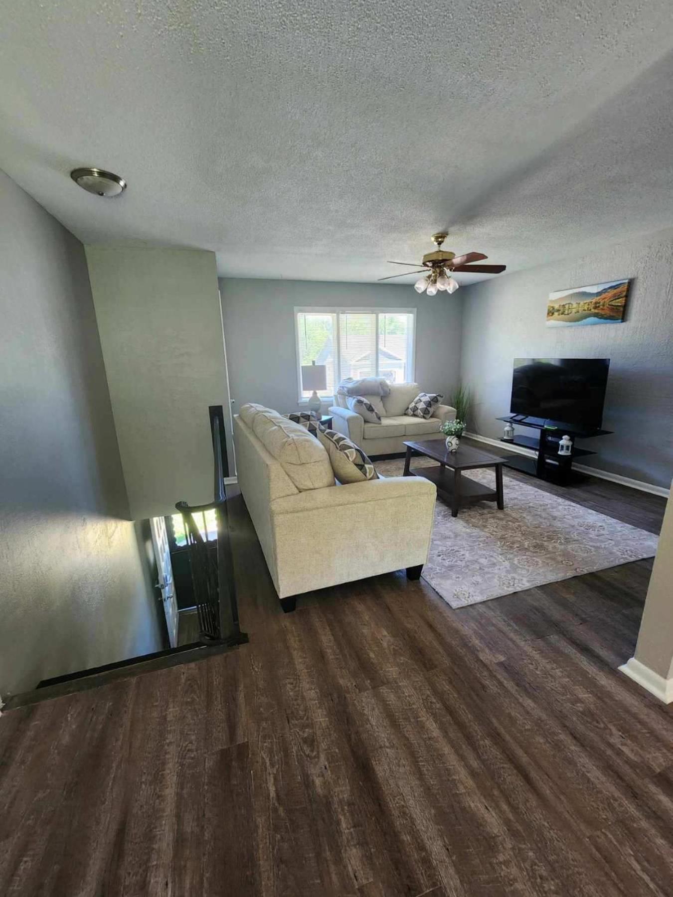 Family Friendly Overland Park home - Property Image 2