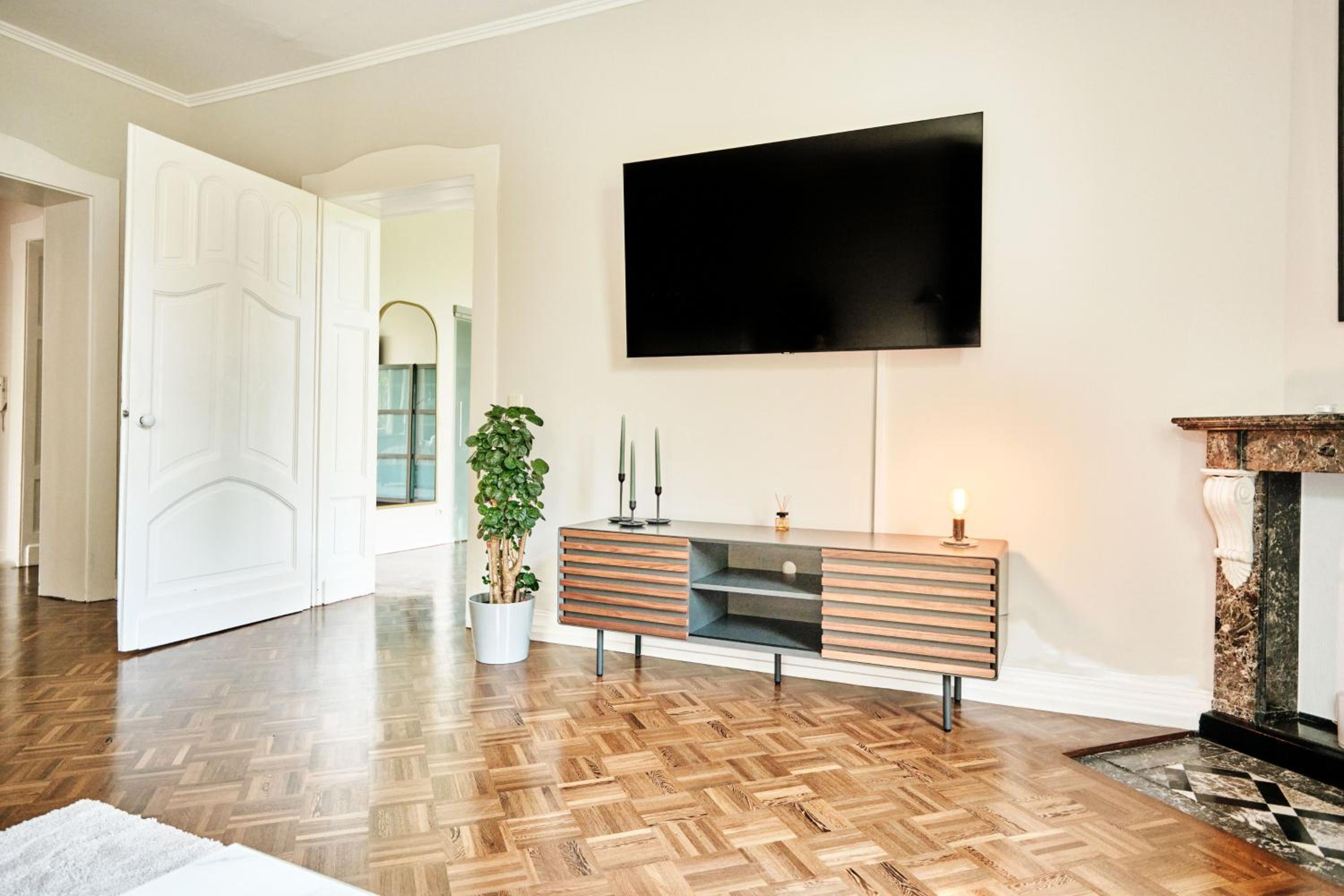 Exklusives Altbauapartment - zentral und ruhig