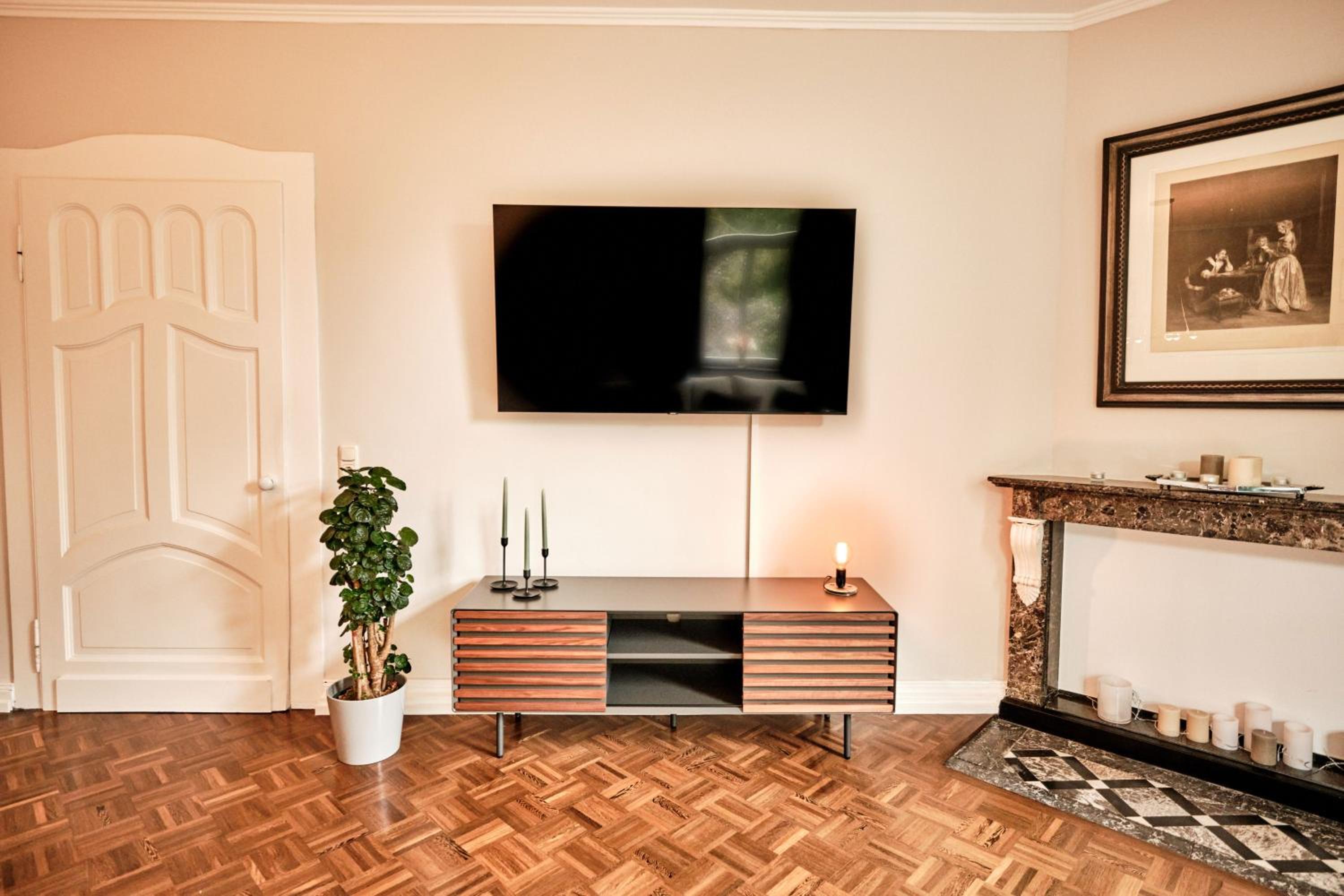 Exklusives Altbauapartment - zentral und ruhig