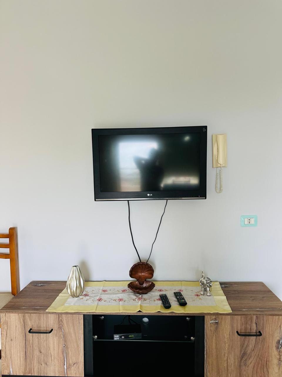 Aldi Summer Apartment
