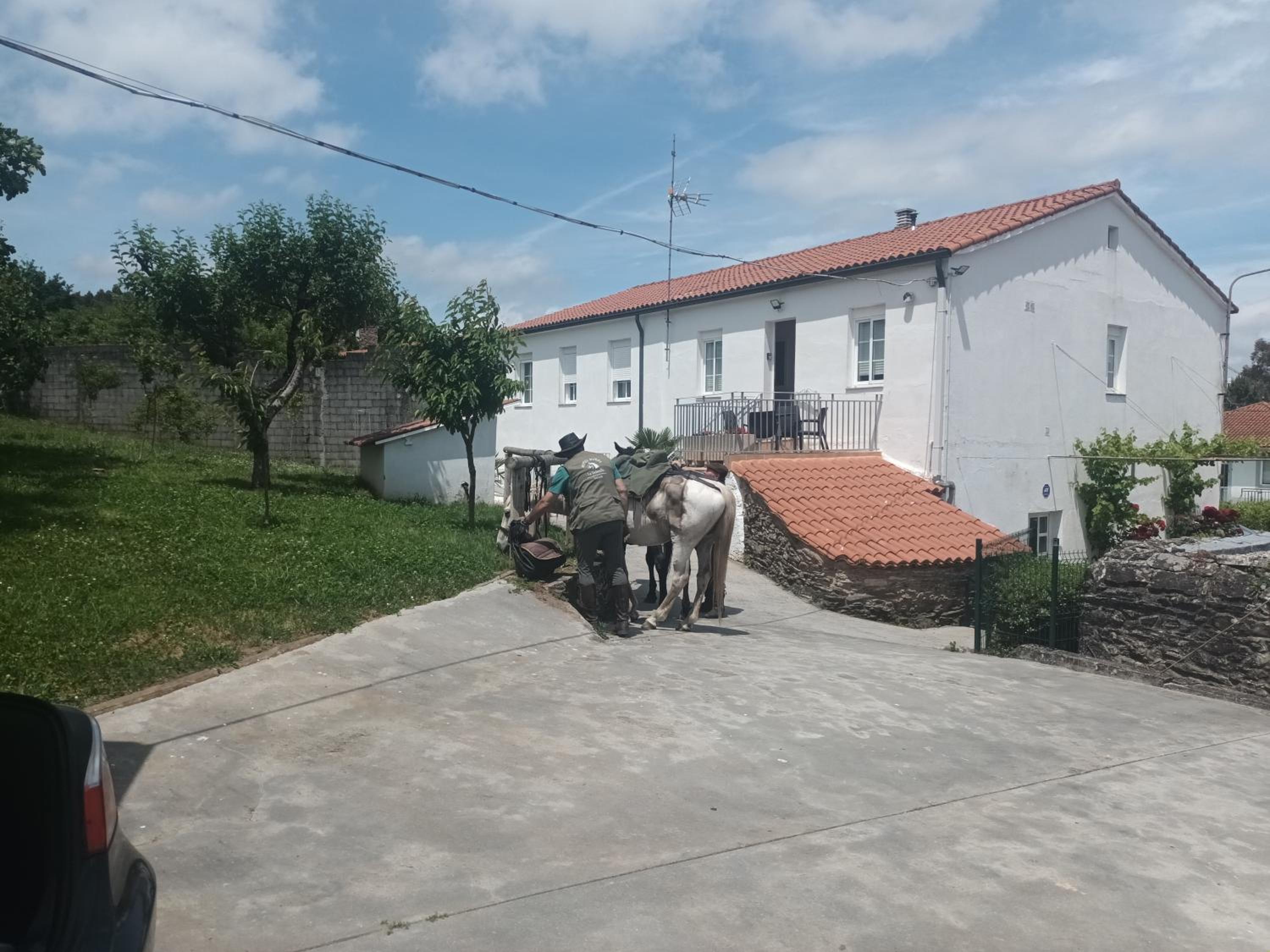 CASA DAVID-con cuadras para caballos