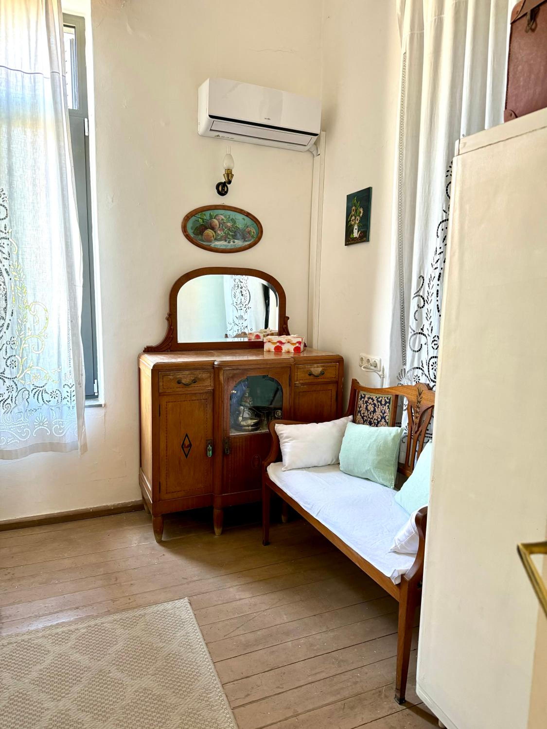 Marys Central Beachside Mansion