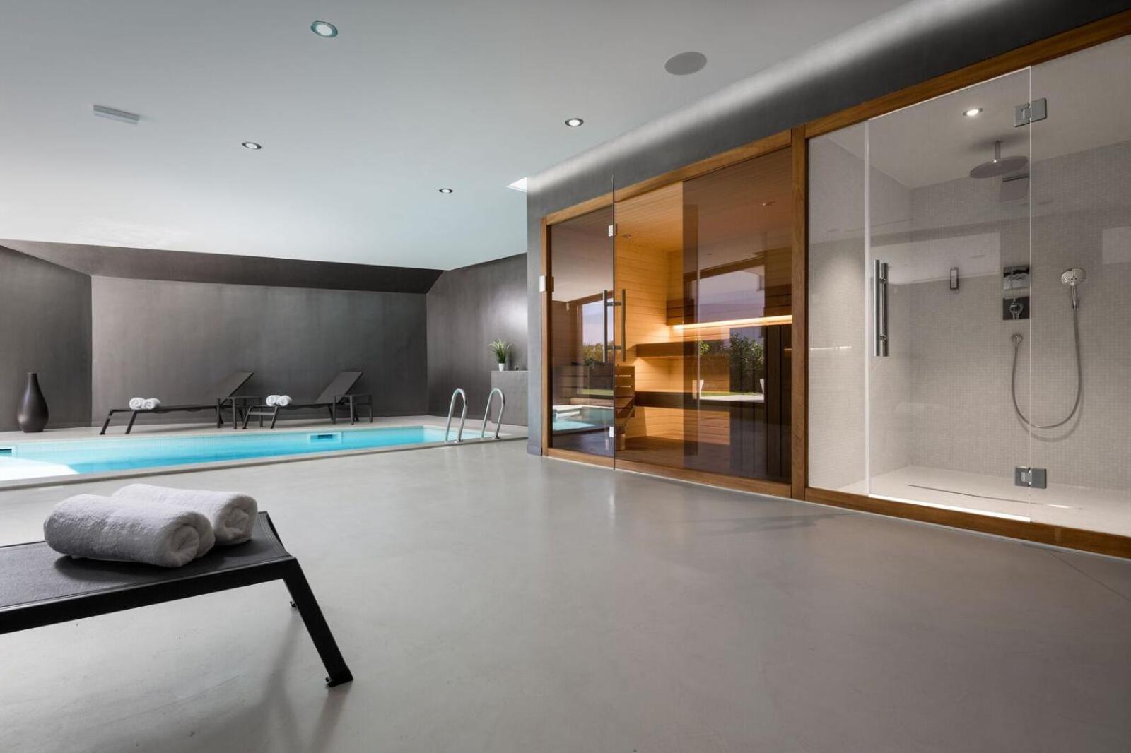 Villa Lucy Banjole for 12 people near Medulin with heated indoor pool & spa just 400 meters from the beach view 4