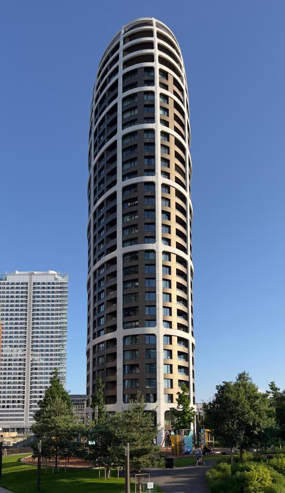 SKY PARK 1 - Luxurious #INSTAworthy Apartment in Downtown City Center with Included Parking, Best Address in Town view 5