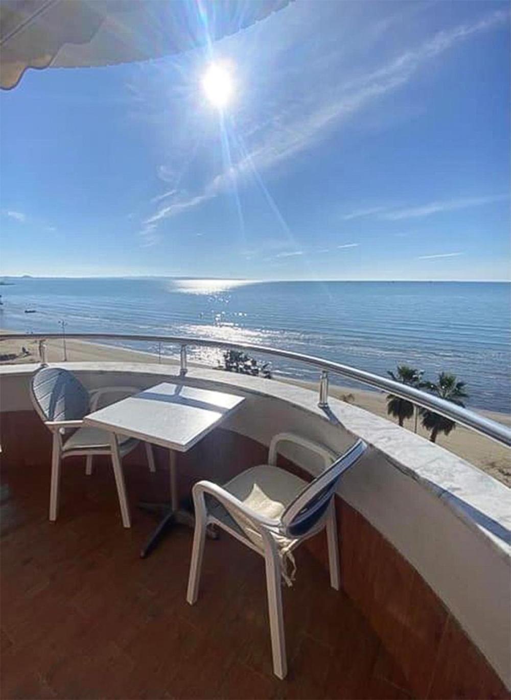 Mona Seaside Full-View Apartments