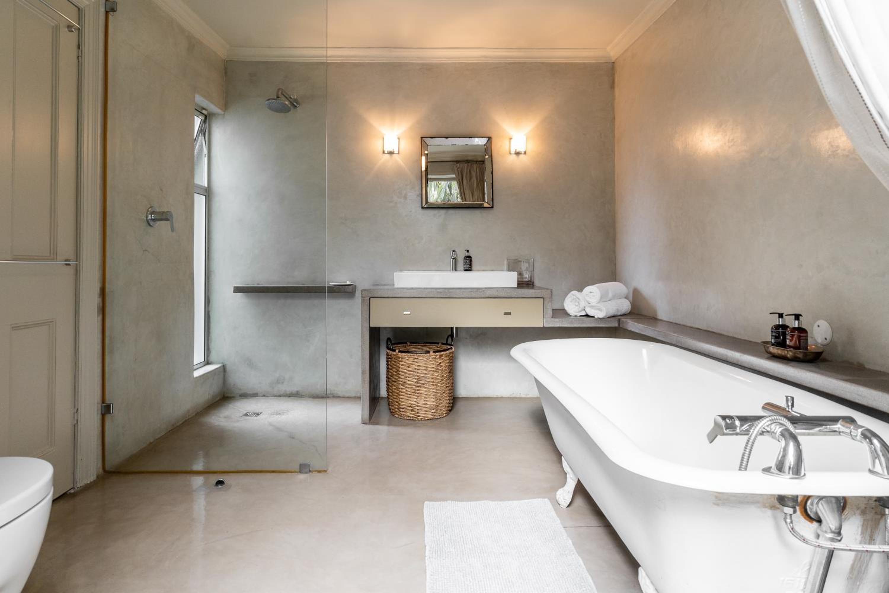 Gorgeous 3Bedroom Green Point Home view 5