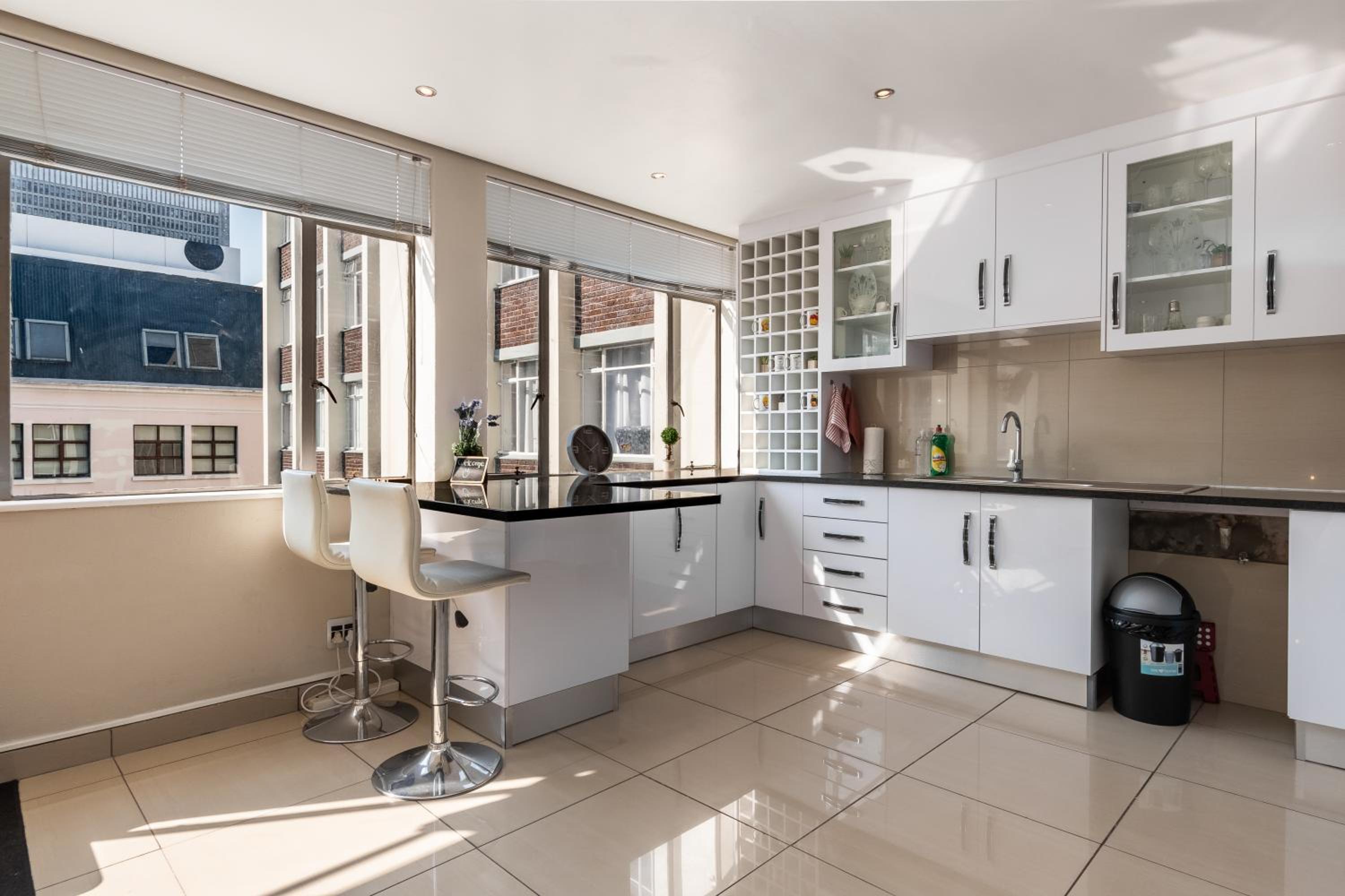 Bright Spacious Apartment in KeeromCity Gem view 2