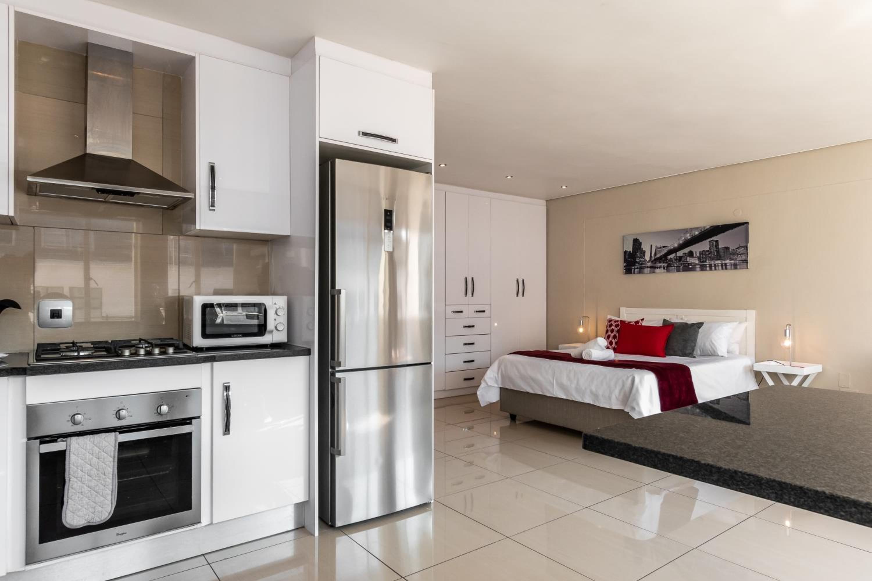 Bright Spacious Apartment in KeeromCity Gem view 5