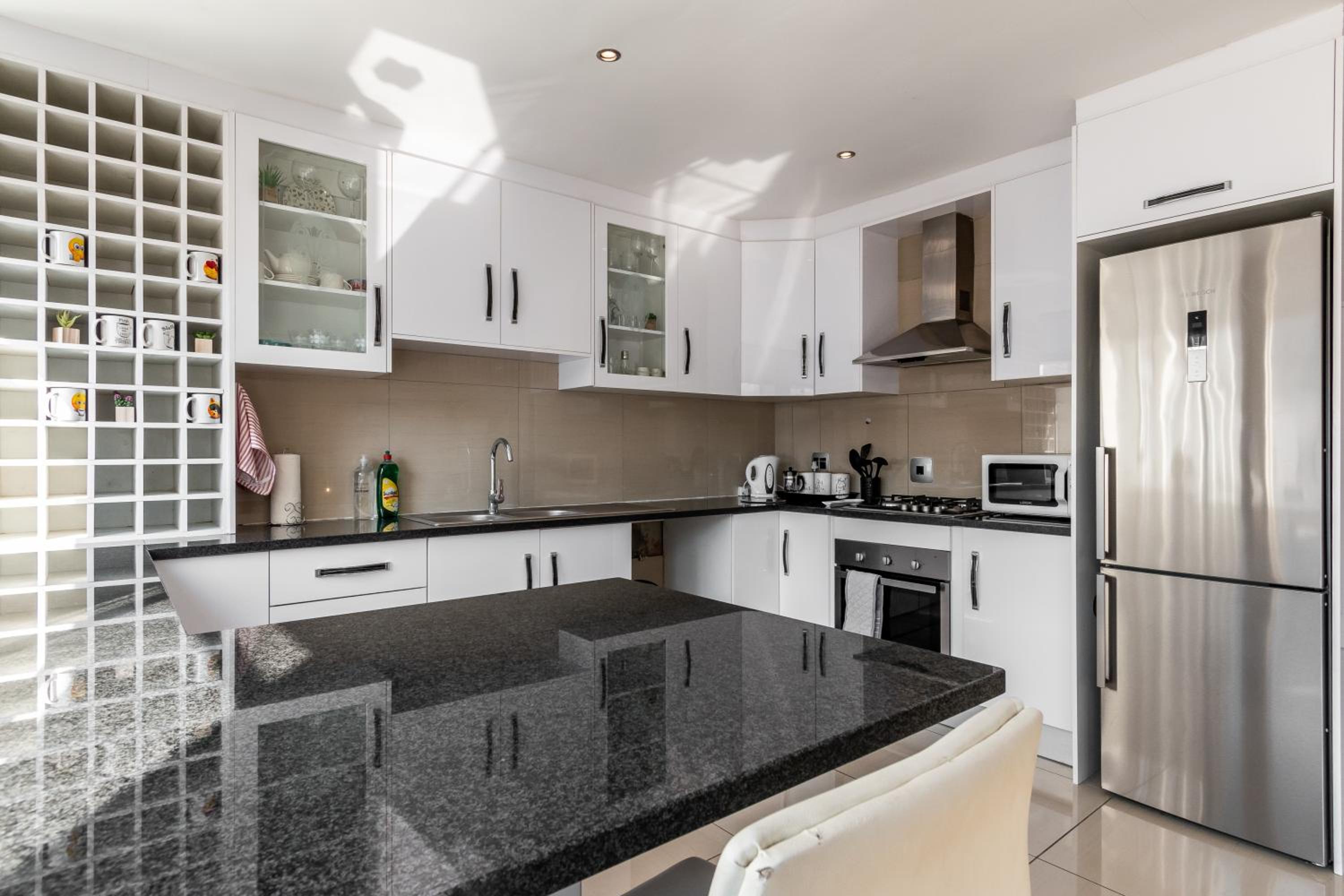 Bright Spacious Apartment in KeeromCity Gem view 3