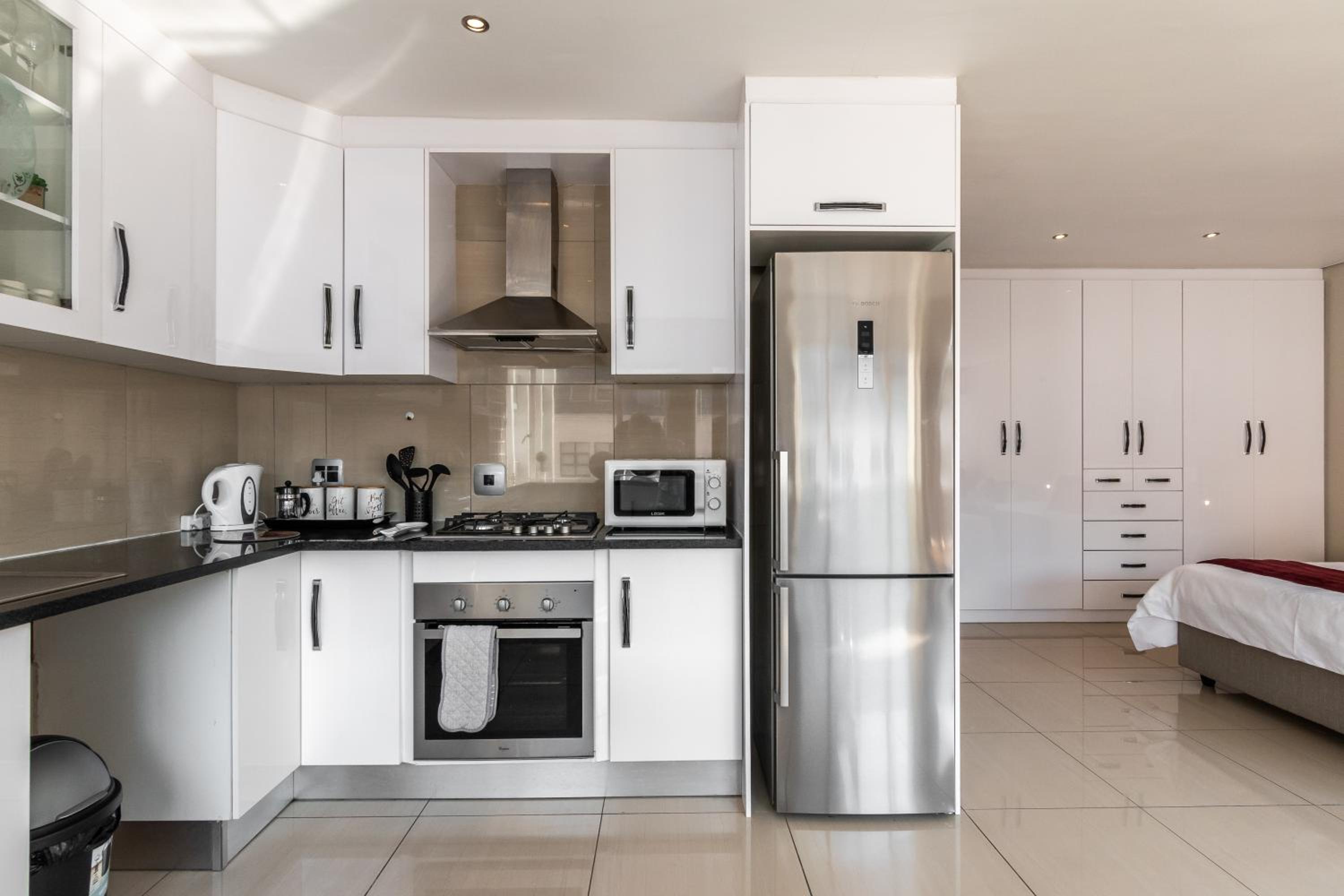 Bright Spacious Apartment in KeeromCity Gem view 4
