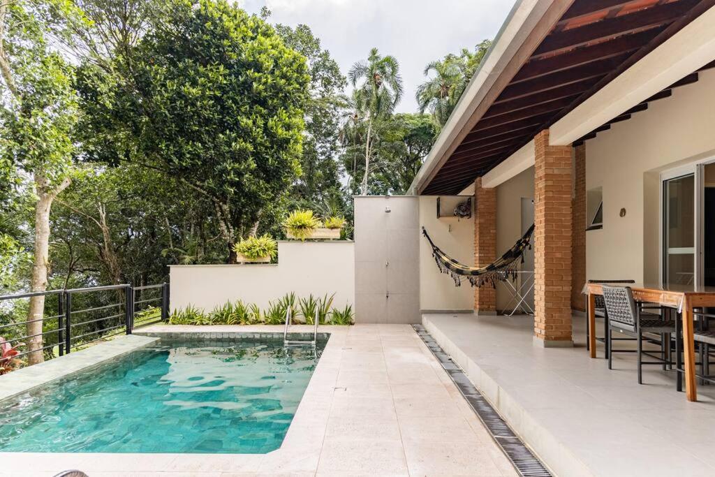 Villa Ubud - Casa com piscina privativa e vista para o mar em Ubatuba