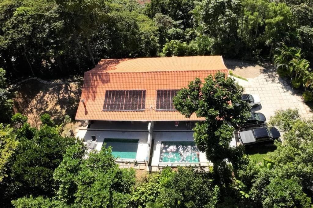 Villa Ubud - Casa com piscina privativa e vista para o mar em Ubatuba
