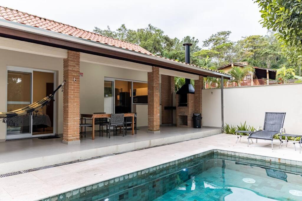 Villa Ubud - Casa com piscina privativa e vista para o mar em Ubatuba