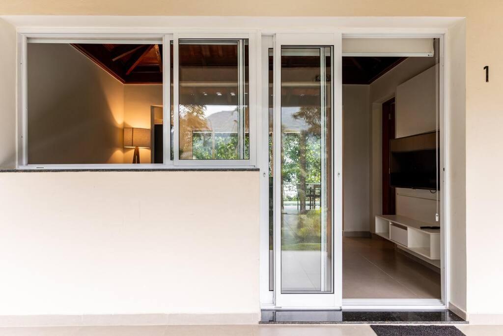 Villa Ubud - Casa com piscina privativa e vista para o mar em Ubatuba