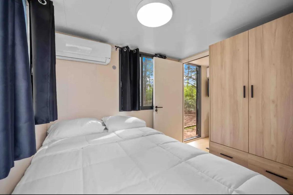 Contained Opulence 718 view 4