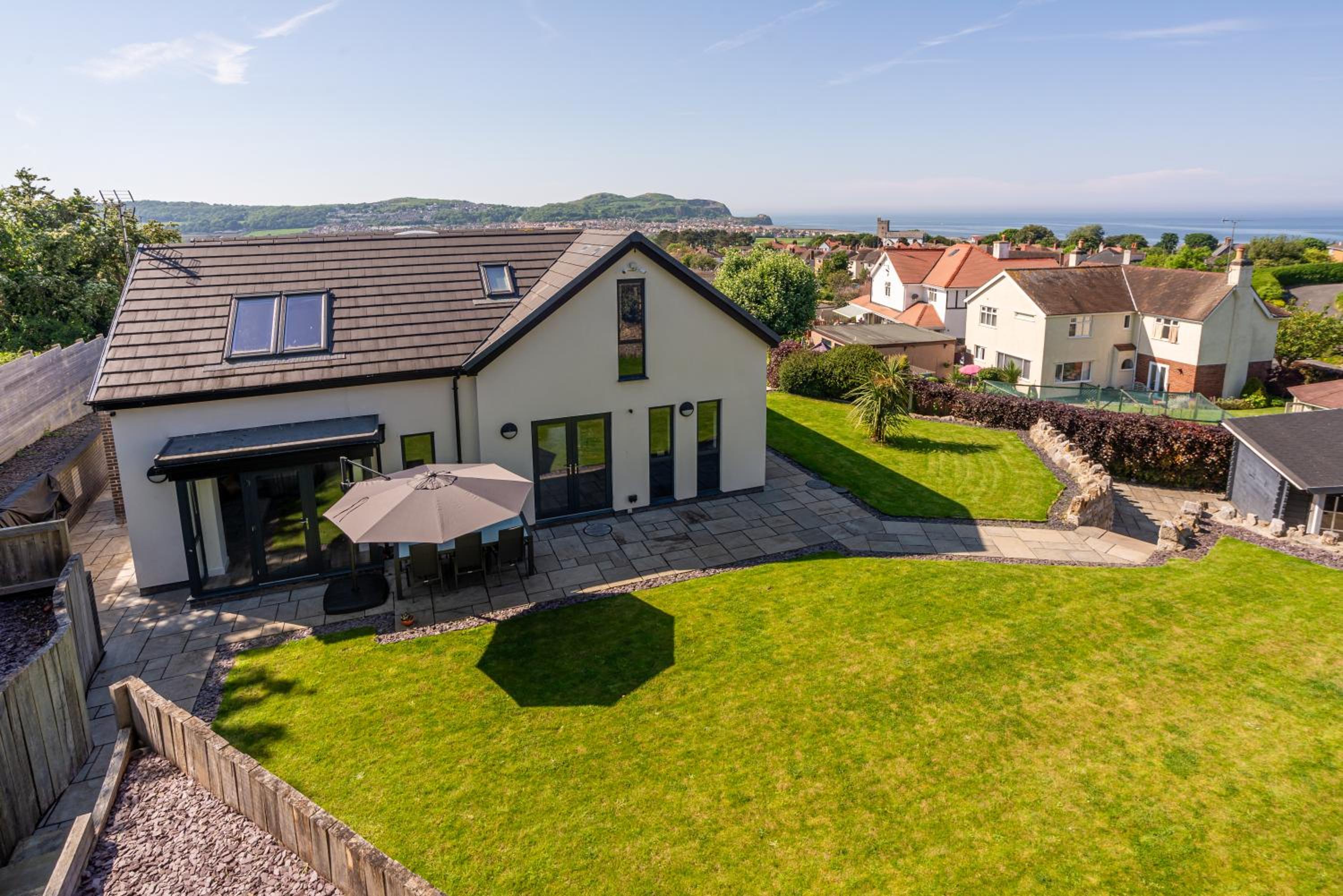 Gardd Y Llys Luxurious Family Retreat with amazing views view 2